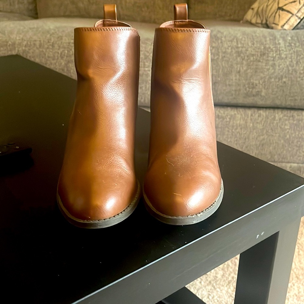 Forever 21 Chelsea boots